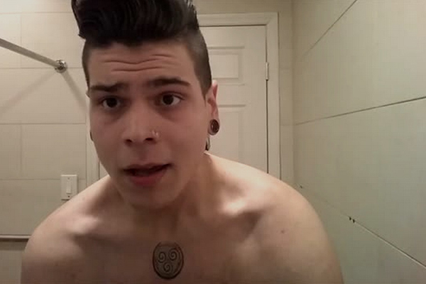 Rapaz perde 120 quilos e posta vídeo emocionante sobre suas inseguranças