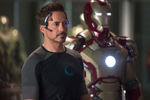 Robert Downey Jr. visita crianças em hospital infantil e realiza sonho de garotinho fã do Homem de Ferro