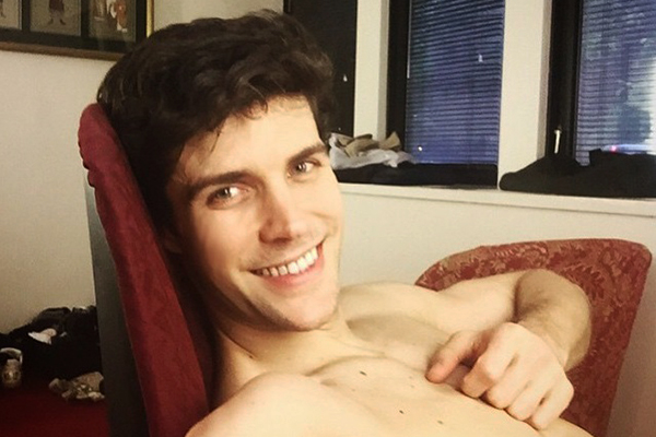 “Bailarino gato” faz sucesso na internet e surpreende por sua idade