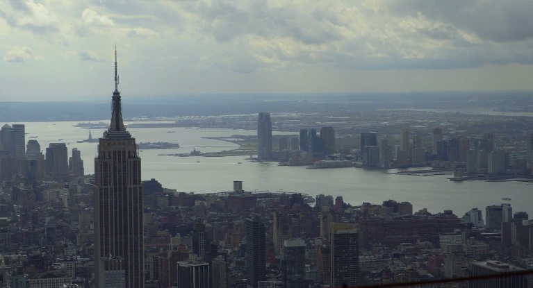 Vídeo registra a vista da cobertura do prédio residencial mais alto de Nova York; assista