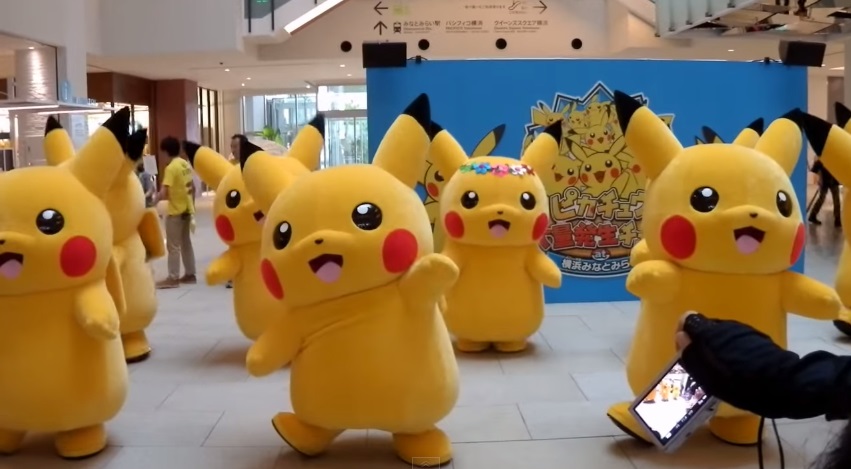 Vídeo mostra vários Pikachus gigantes em coreografia e o resultado é adorável