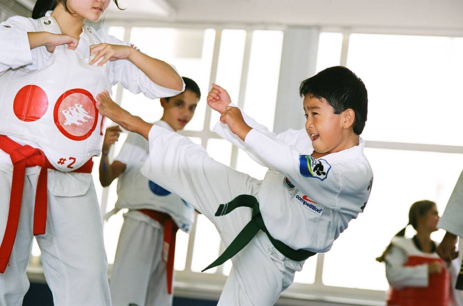 Aula de tae kon do infantil na Competition