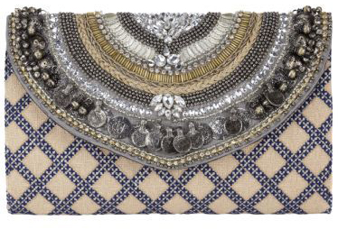 accessorize-clutch