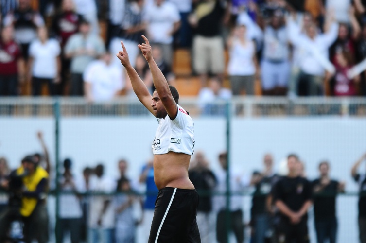 adriano_corinthians_renato-pizzutto