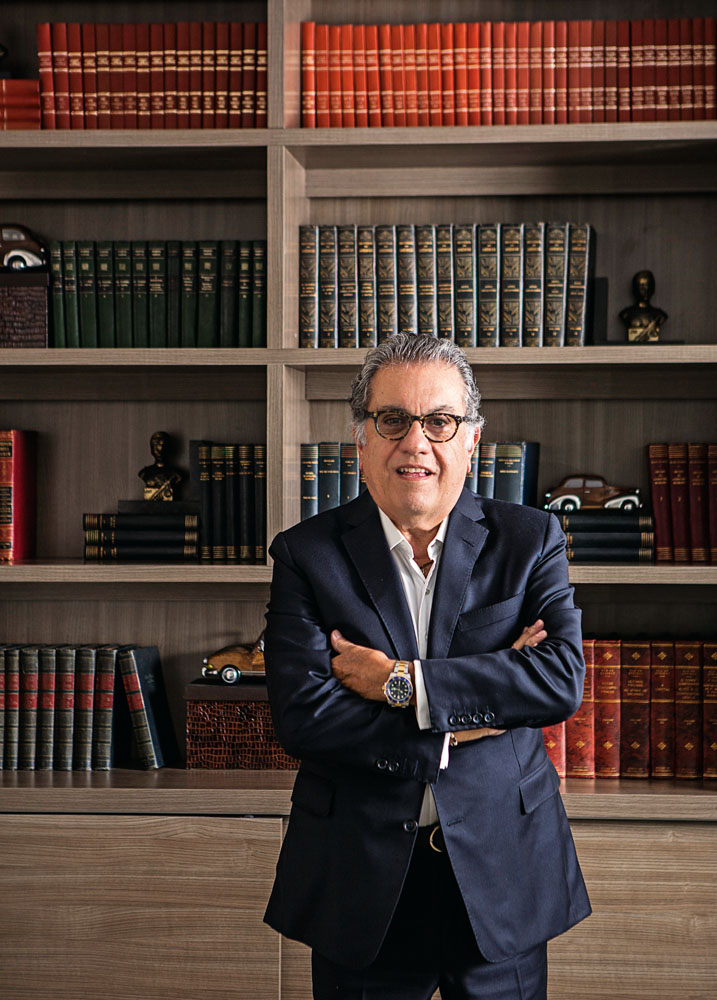 Ex-São Paulo, Carlos Miguel Aidar volta a advogar