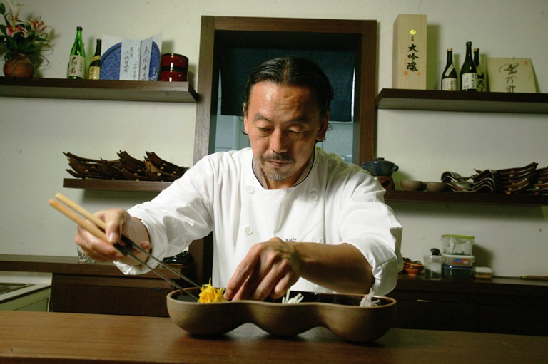 Aizomê: cozinha sob as ordens do chef Shin Koike (Foto: Mario Rodrigues)