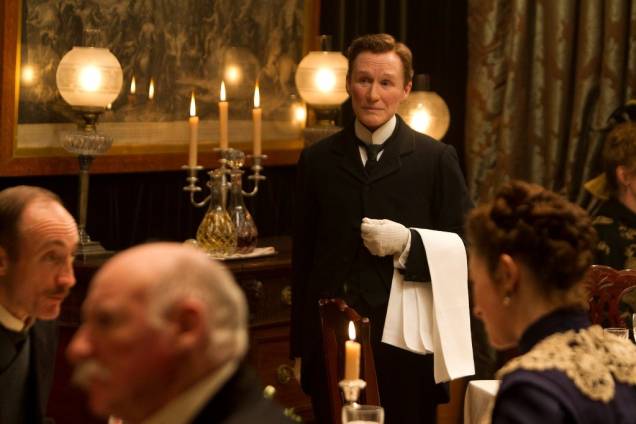 Albert Nobbs: mulher trabalha como garçom em um hotel na Irlanda de 1898