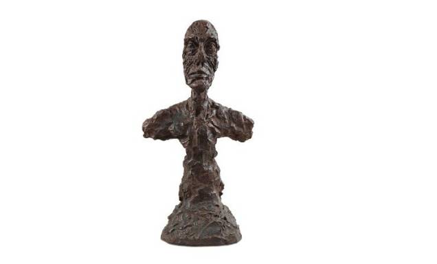 O bronze Homem Caminhando (1960), do suíço Alberto Giacometti
