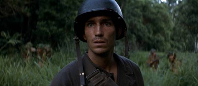 Além da Linha Vermelha: filme se passa em 1943 em uma ação do Exército norte-americano na primeira Segunda Guerra Mundial Além da Linha Vermelha: filme se passa em 1943 em uma ação do Exército norte-americano na primeira Segunda Guerra Mundial