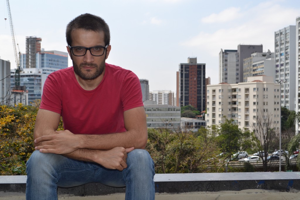 O dramaturgo paulistano Alexandre Dal Farra: autor da trilogia "Abnegação" e "Bruto" (Foto: Mariana Marinho) 