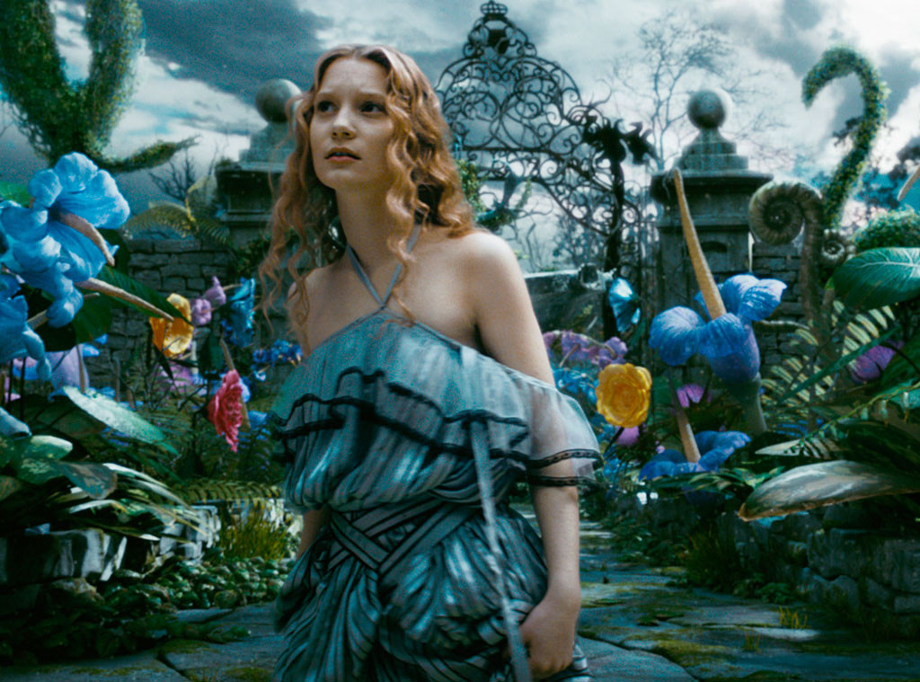 Mia Wasikowska retoma o papel da protagonista em Alice no País das Maravilhas - Através do Espelho