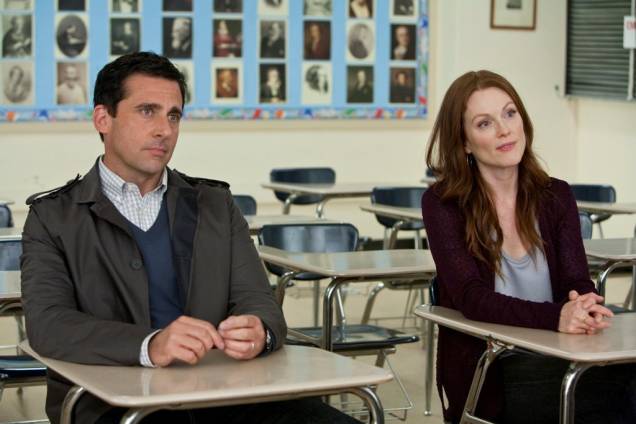 Steve Carell e Julianne Moore: a dupla vive um casal recém-separado Steve Carell e Julianne Moore: a dupla vive um casal recém-separado