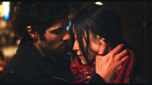 O francês Tahar Rahim e a chinesa  Corinne Yam: entre tapas e beijos no  romance dramático Amor e Dor