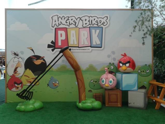 Angry Birds Shooting Park