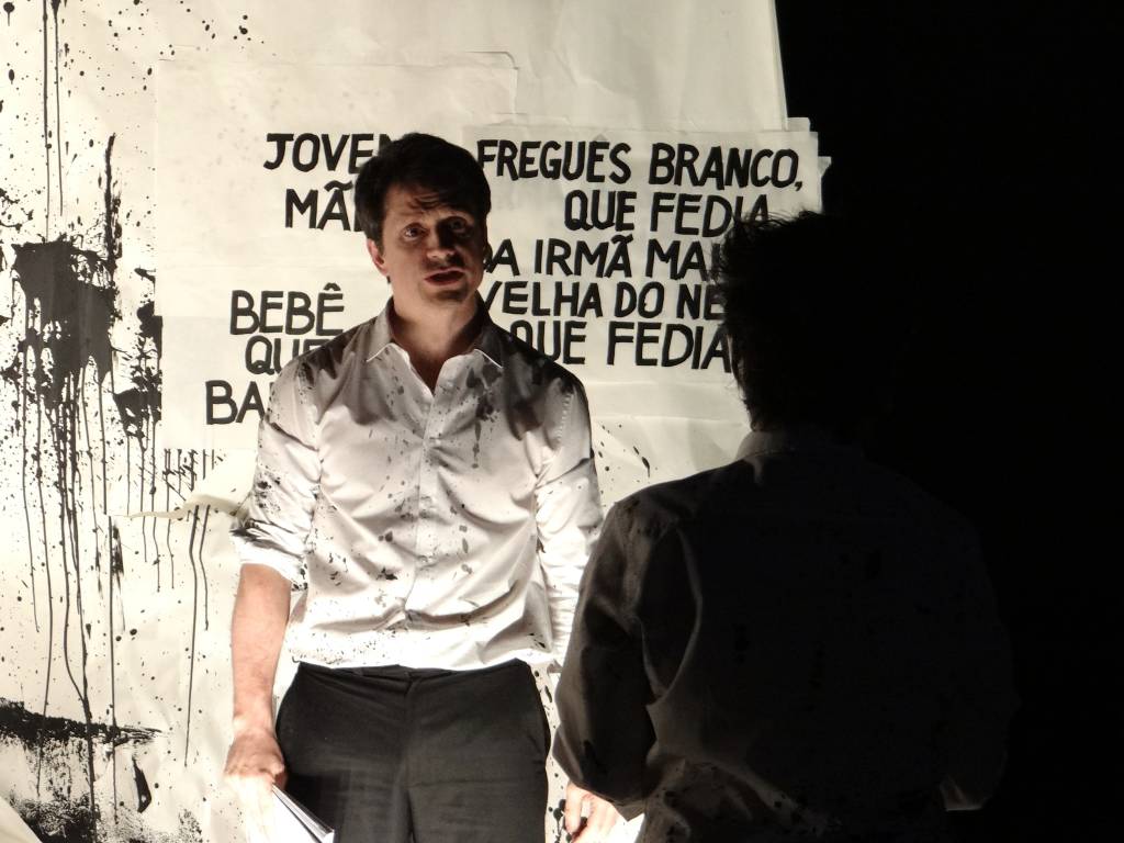 Puzzle: sob direção de Felipe Hirsch, a peça é encenada no Sesc Pinheiros Puzzle: sob direção de Felipe Hirsch, a peça é encenada no Sesc Pinheiros