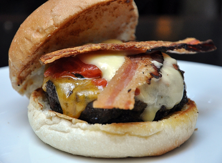 Brooklin burger: bacon e queijo