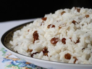 arroz com uva passa
