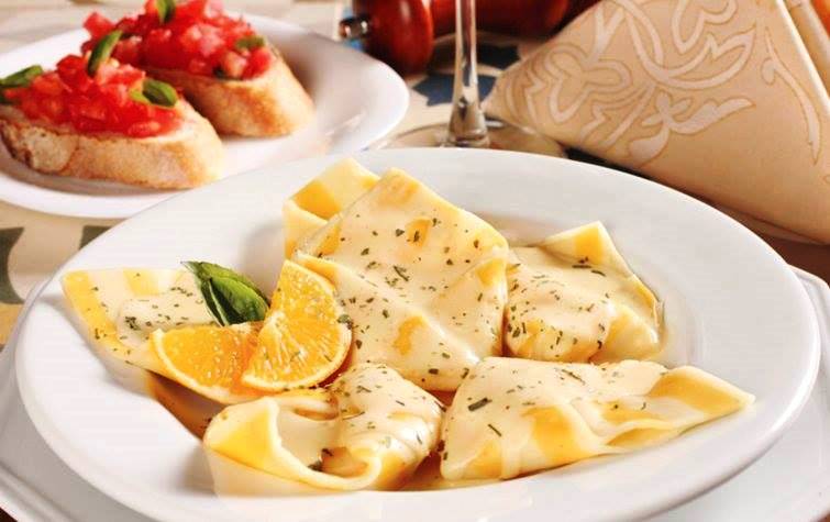 Capelle de queijo brie com damasco turco Capelle de queijo brie com damasco turco