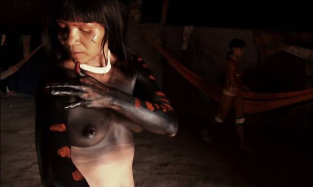 Documentário As Hiper Mulheres: ritual dedicado a uma mulher doente Documentário As Hiper Mulheres: ritual dedicado a uma mulher doente