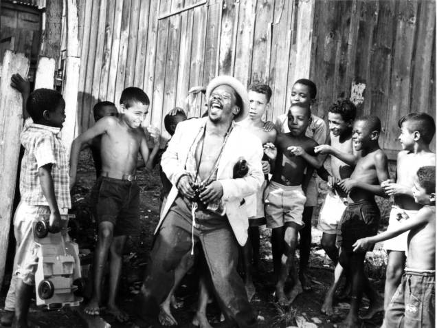Grande Otelo em cena de "Assalto ao Trem Pagador" (1962): um dos destaques da mostra Os Múltiplos Lugares de Roberto Farias Grande Otelo em cena de "Assalto ao Trem Pagador" (1962): um dos destaques da mostra Os Múltiplos Lugares de Roberto Farias
