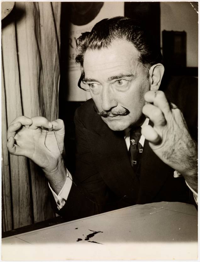 O artista Salvador Dalí em 1956 O artista Salvador Dalí em 1956