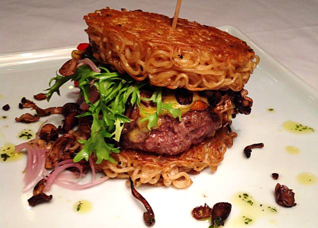 Miojoburger: versão do lanche preparada pelo chef Cristobal Carrión