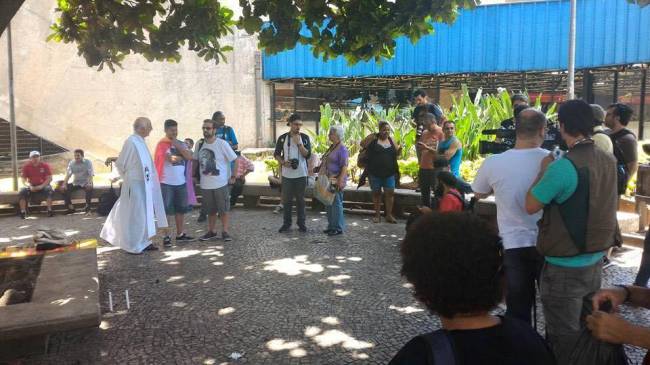 Ato em estação de metrô Dom Pedro II pede justiça em caso de ambulante agredido até a morte (Foto: Reprodução/Facebook)