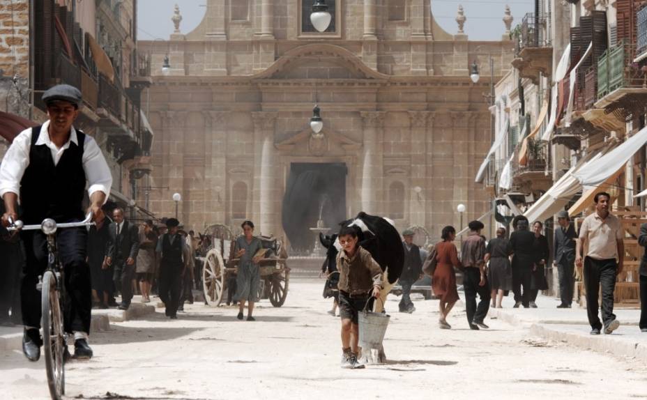 Cidade de Bagheria (apelidada Baaria), terra natal do diretor Tornatore, serve de cenário para o filme