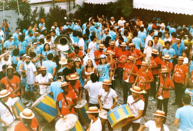 Bloco Grande Família: desfile dos foliões na Zona Norte