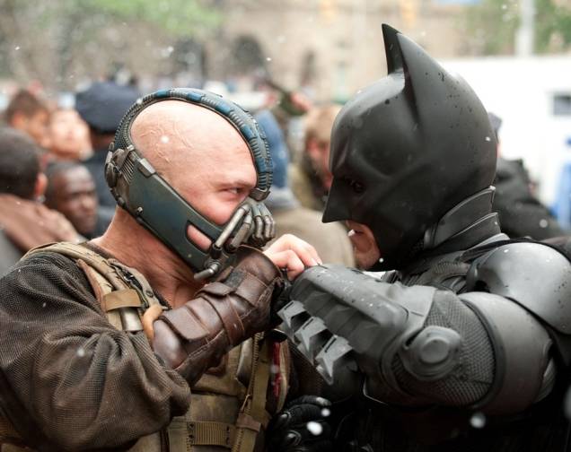 Bane (Tom Hardy) e Batman (Christian Bale): dupla está em Batman - O Cavaleiro das Trevas Ressurge