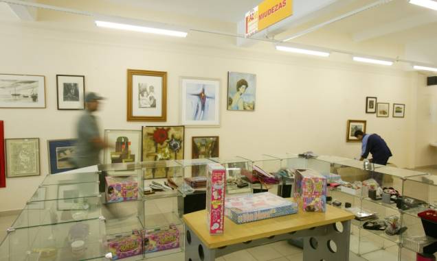 Bazar da Unibes, que vende produtos de doações, no Bom Retiro