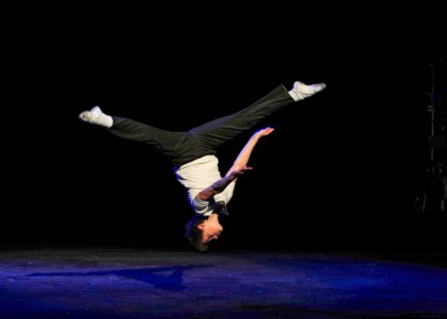 	Billy Elliot, o Musical: números de dança e sapateado fazem parte da montagem
