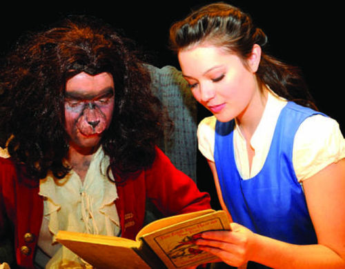 ‘A Bela e a Fera’, só que não; site reúne fantasias de baixo orçamento para personagens da Disney