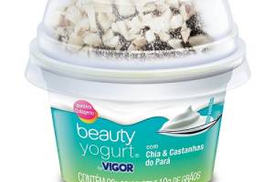 beauty-yogurt-chia-e-castanhas