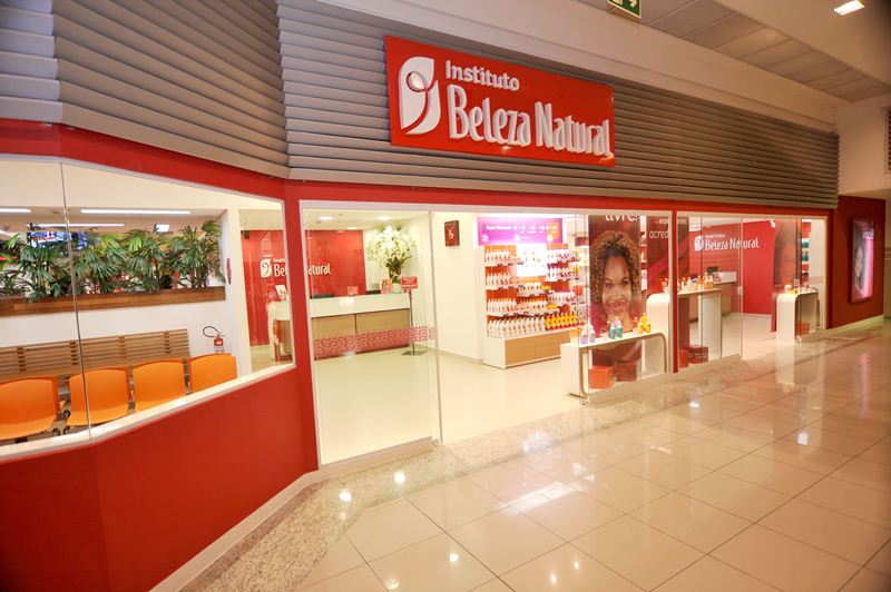 Fachada do salão Beleza Natural no Mais Shopping