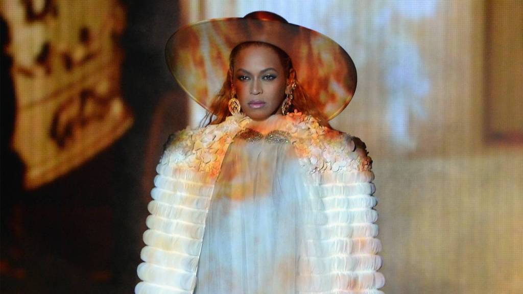Beyoncé durante performance no VMA 2016 (Foto: Divulgação/MTV)