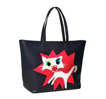 Bolsa inspirada em Choupette, a gata-celebridade de Lagerfel: acessóerios incluem capa para celular, mochila e chaveiro (Foto: Divulgação)