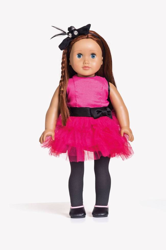 Empresa faz sucesso criando mesmo look para bonecas e meninas
