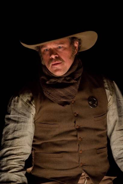 Matt Damon: ator faz o cômico xerife texano que não se dá bem com Cogburn (Jeff Bridges)