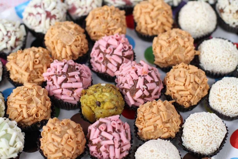 Rir Brigadeiria: brigadeiros tradicionais e em sabores como açaí, caipirinha e cerveja