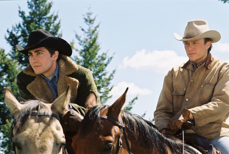Heath Ledger e Jake Gyllenhaal protagonizam O Segredo de Brokeback Mountain