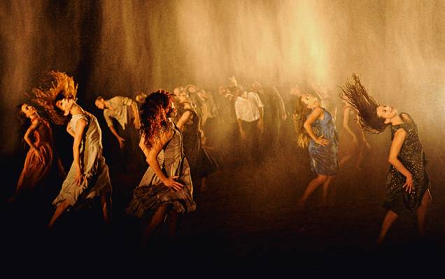 Os bailarinos de Curitiba: exibições de A Sagração da Primavera