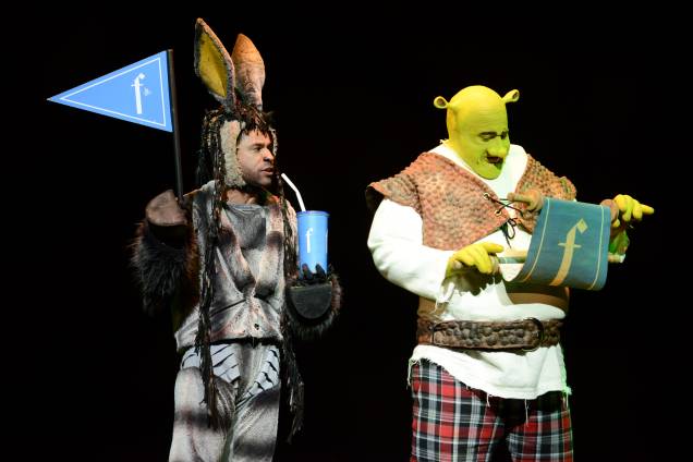 	Diego Luri e Rodrigo Santanna em cena de Shrek, o Musical