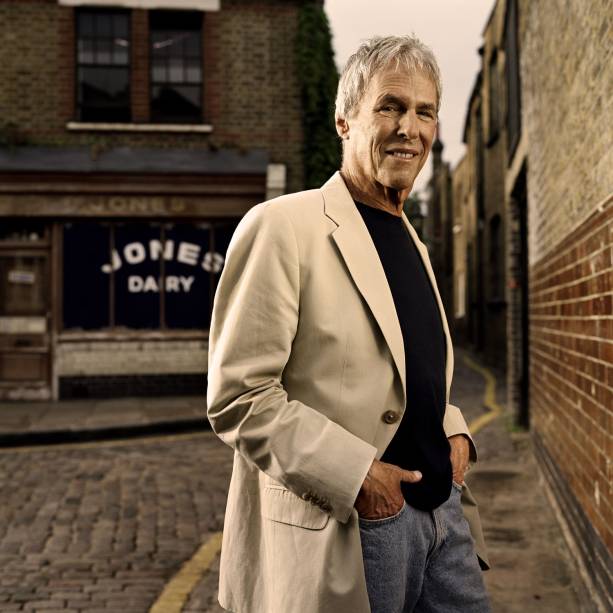 Burt Bacharach: aos 84 anos, hitmaker volta ao Brasil