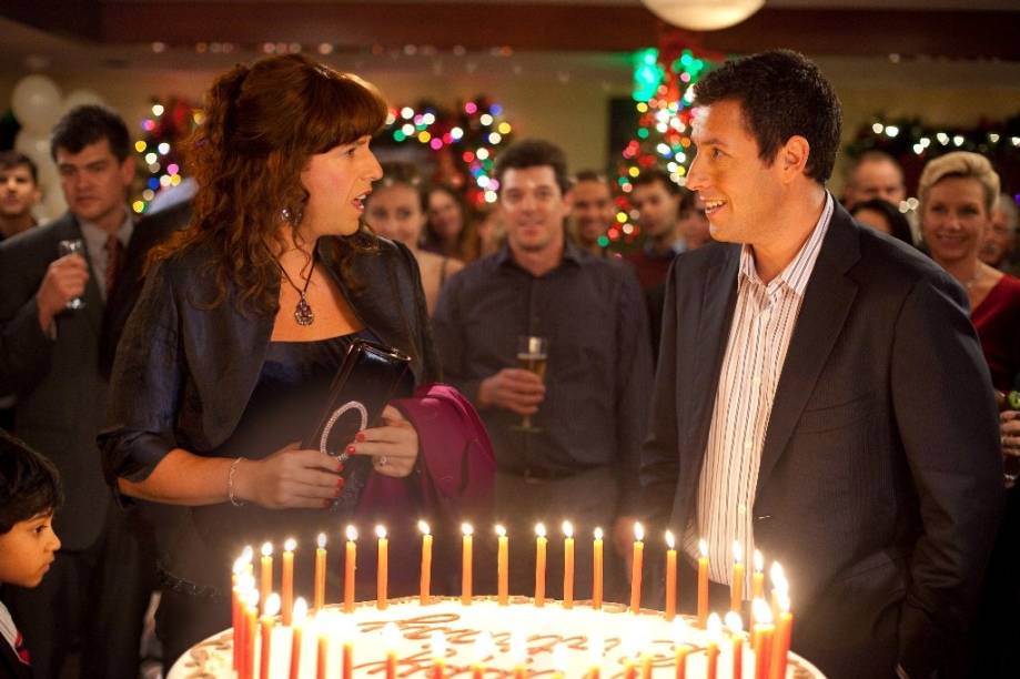 O protagonista Adam Sandler nos papéis de Jill e Jack: risos com inteligência em Cada um Tem a Gêmea que Merece O protagonista Adam Sandler nos papéis de Jill e Jack: risos com inteligência em Cada um Tem a Gêmea que Merece