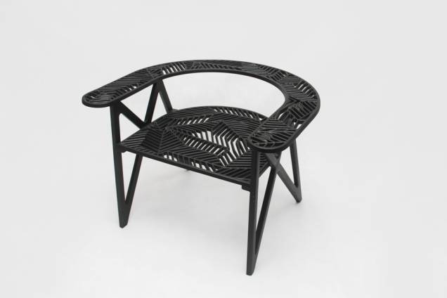 Cadeira feita de alumínio