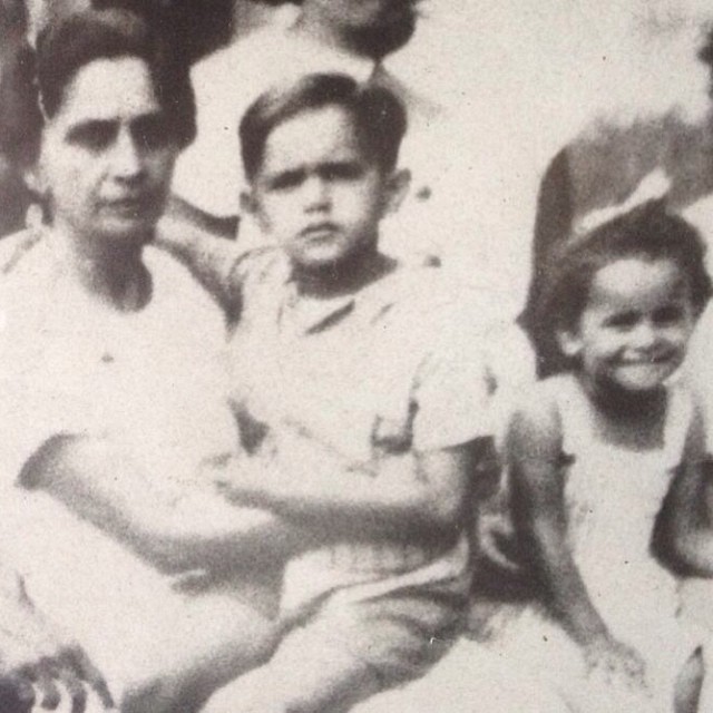 O saudosista Caetano Veloso postou uma foto com dona Canô e Bethânia