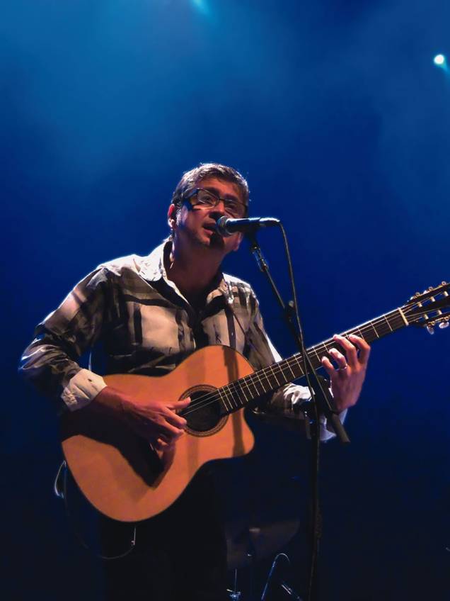 Zé Renato: o cantor interpreta Calabouço, de Sérgio Ricardo Zé Renato: o cantor interpreta Calabouço, de Sérgio Ricardo