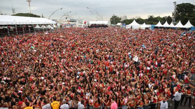 	Carnafacul 2013: 40 000 pessoas no Sambódromo do Anhembi