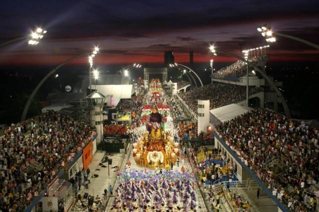 Sambódromo do Anhembi: escola de samba na avenida Sambódromo do Anhembi: escola de samba na avenida
